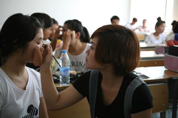�콿����������ױ��ӰѧУ�����������ѧԺ�������ữױ